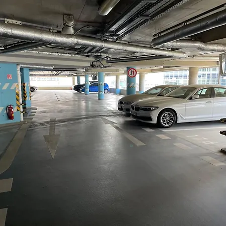 Apartamento View From 27th Floor, Free Parking, Keyless Bratislava