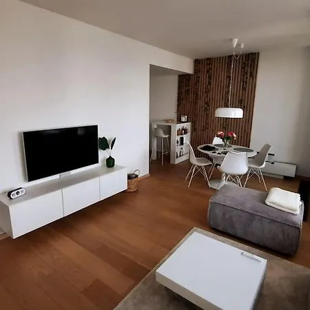 View From 27th Floor, Free Parking, Keyless *