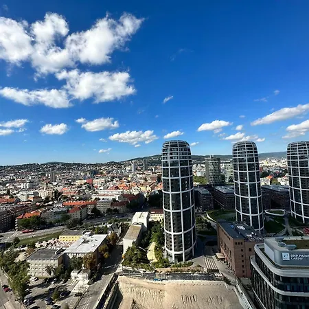 Apartment View From 27th Floor, Free Parking, Keyless Bratislava
