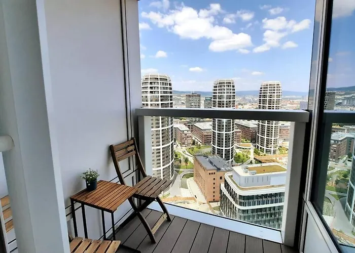 View From 27th Floor, Free Parking, Keyless * 브라티슬라바