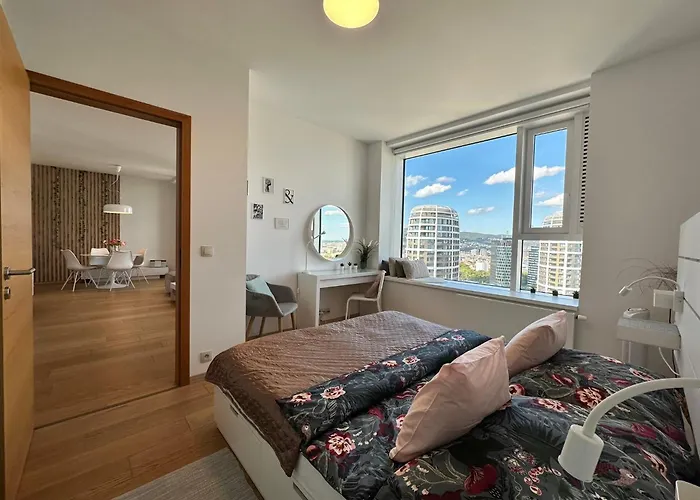 View From 27th Floor, Free Parking, Keyless 브라티슬라바