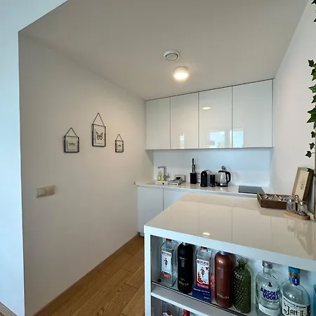 View From 27th Floor, Free Parking, Keyless ברטיסלאבה